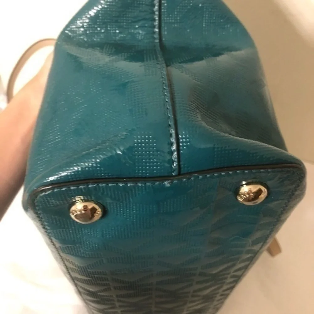 Michael Kors few creases