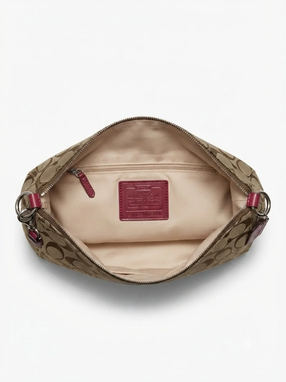 Coach adjustable good flaws