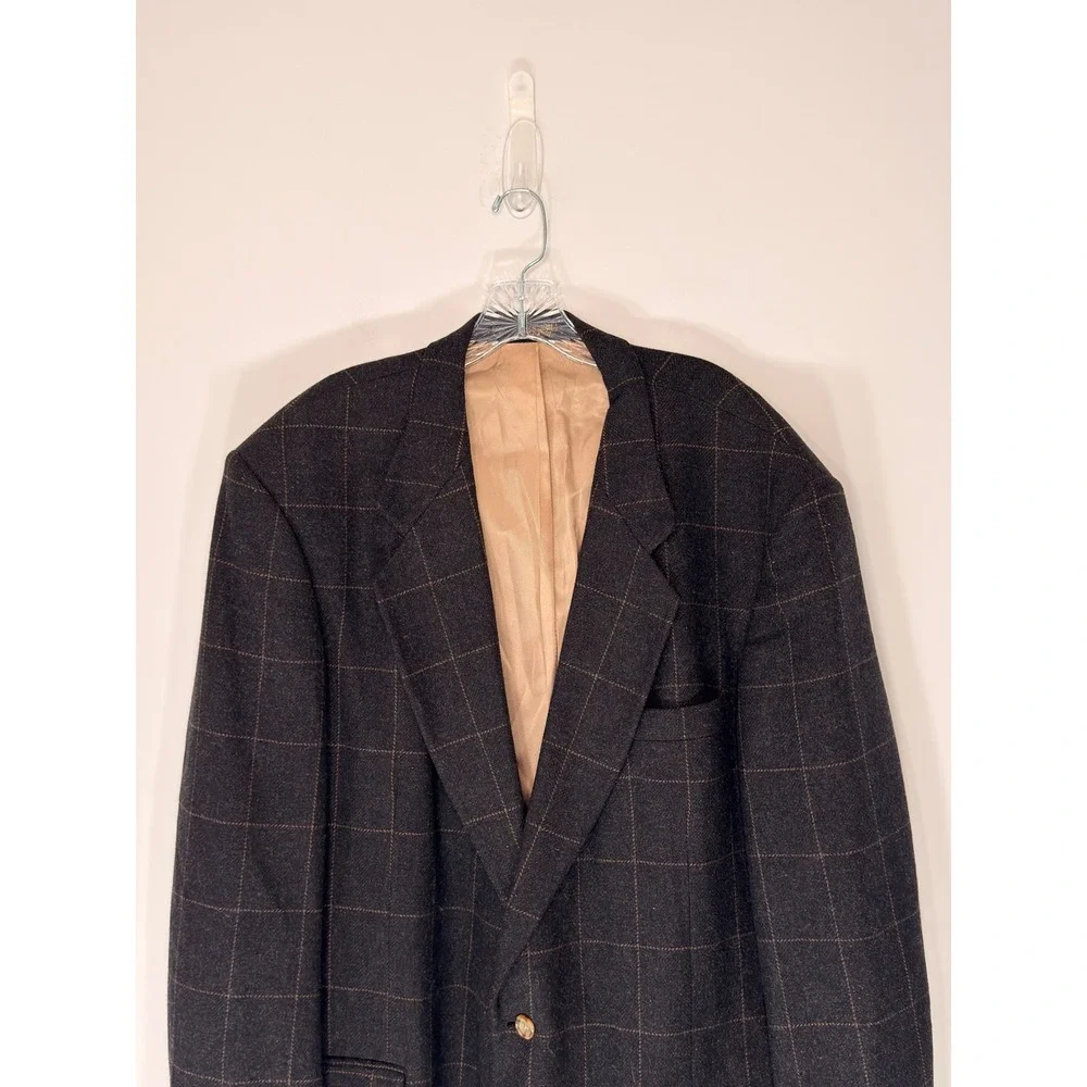 Oscar de la Renta notched lapel offering