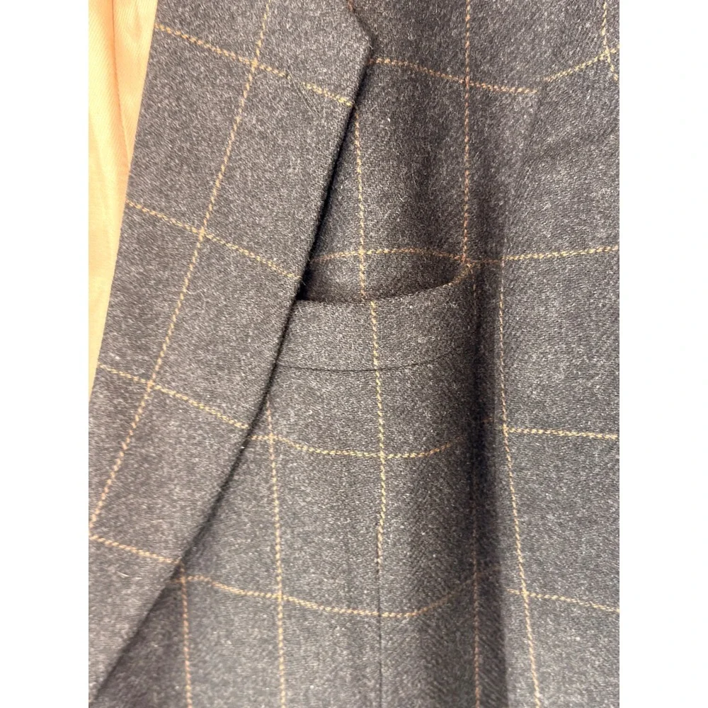 Oscar de la Renta wear button coat