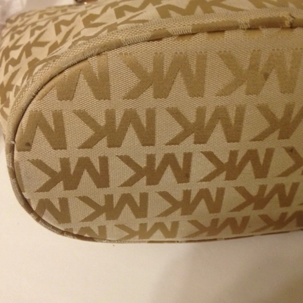 Michael Kors minor wear