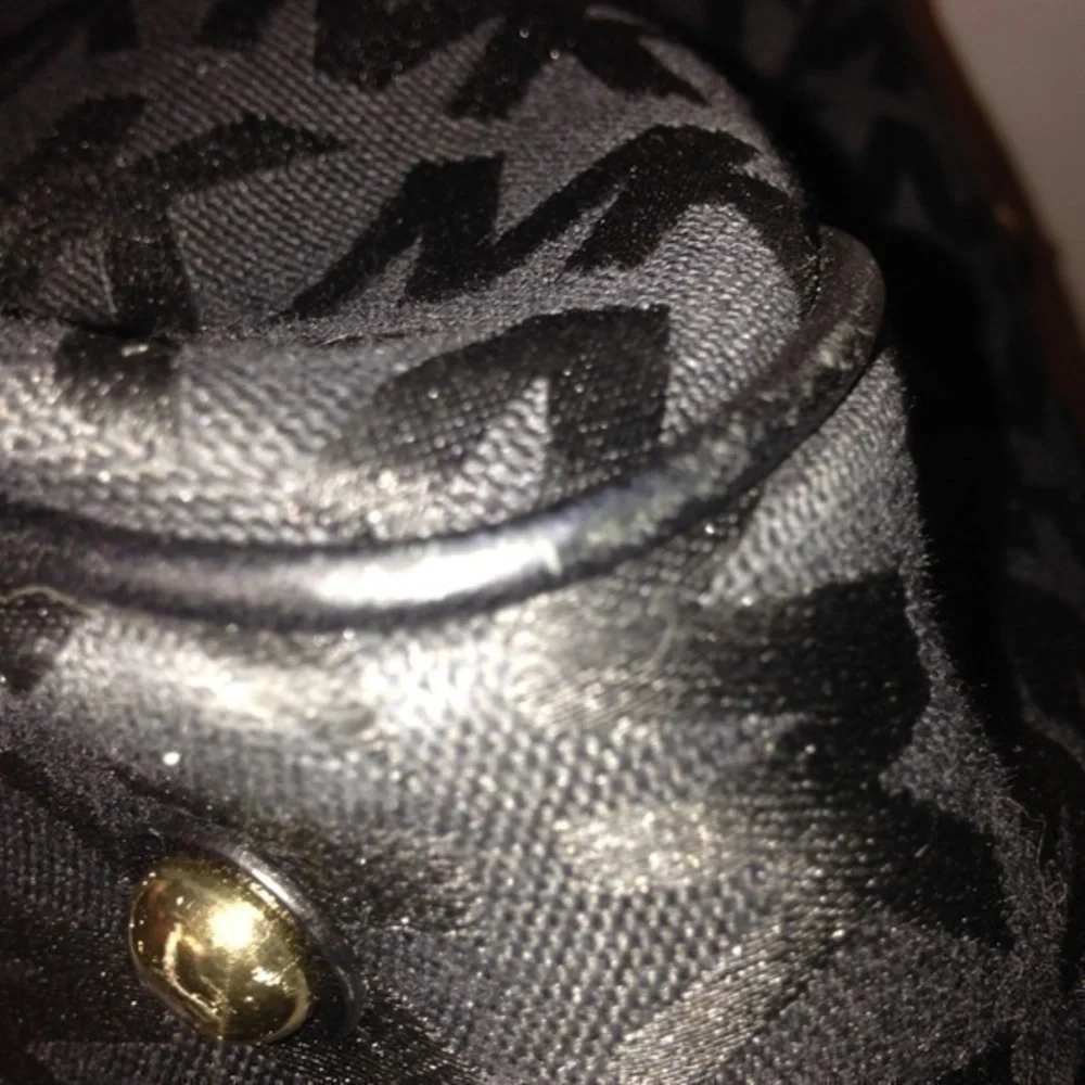 Michael Kors bag has