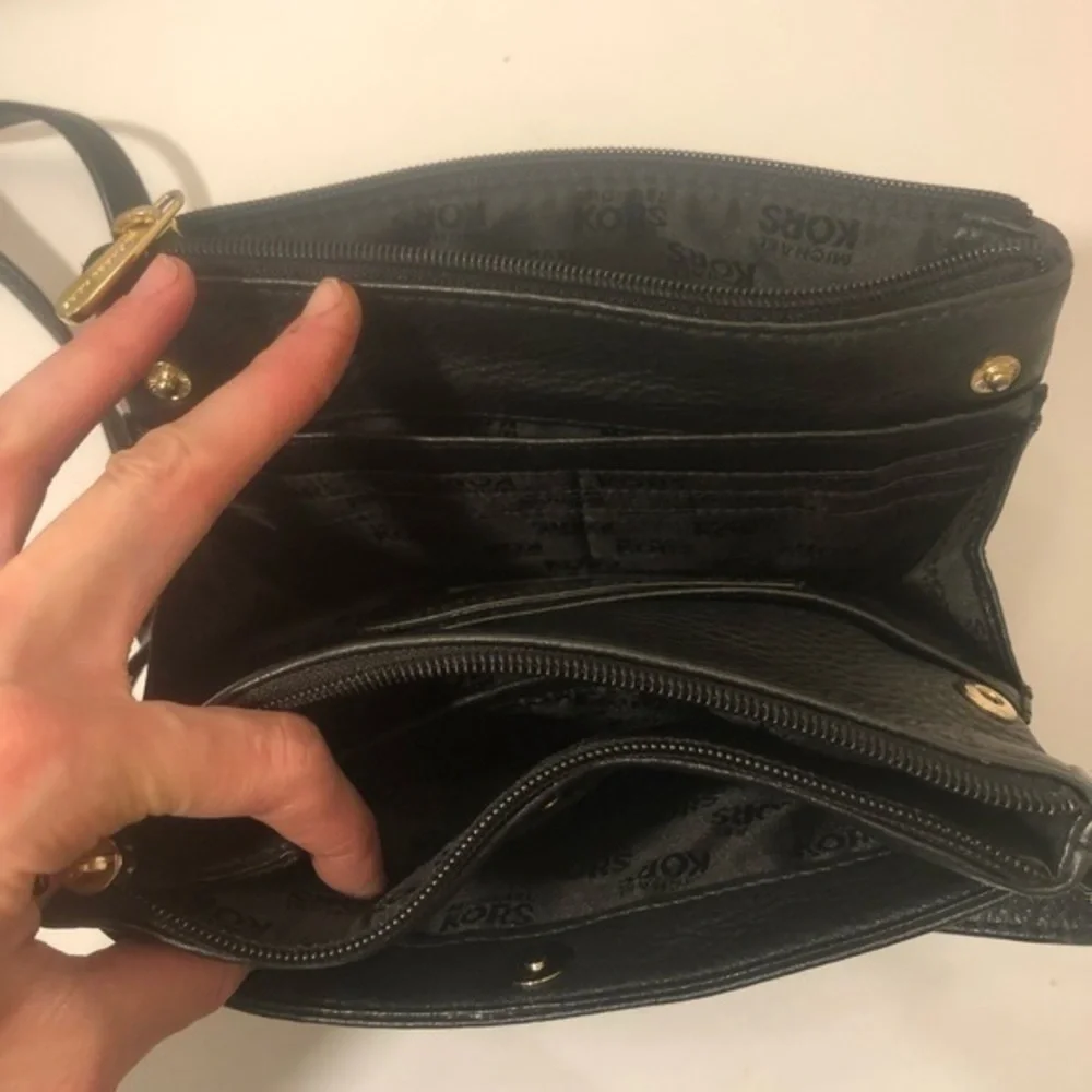Michael kors black leather crossbody bag