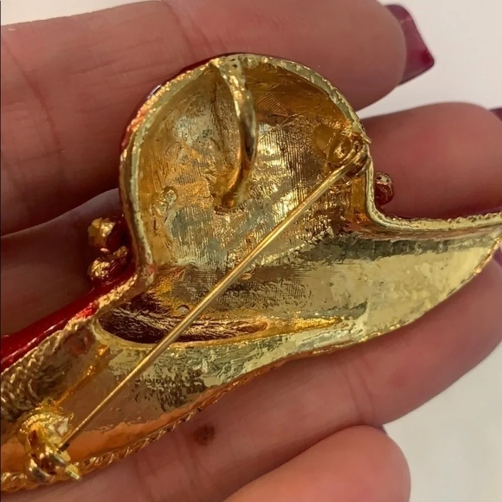 N/A pin brooch