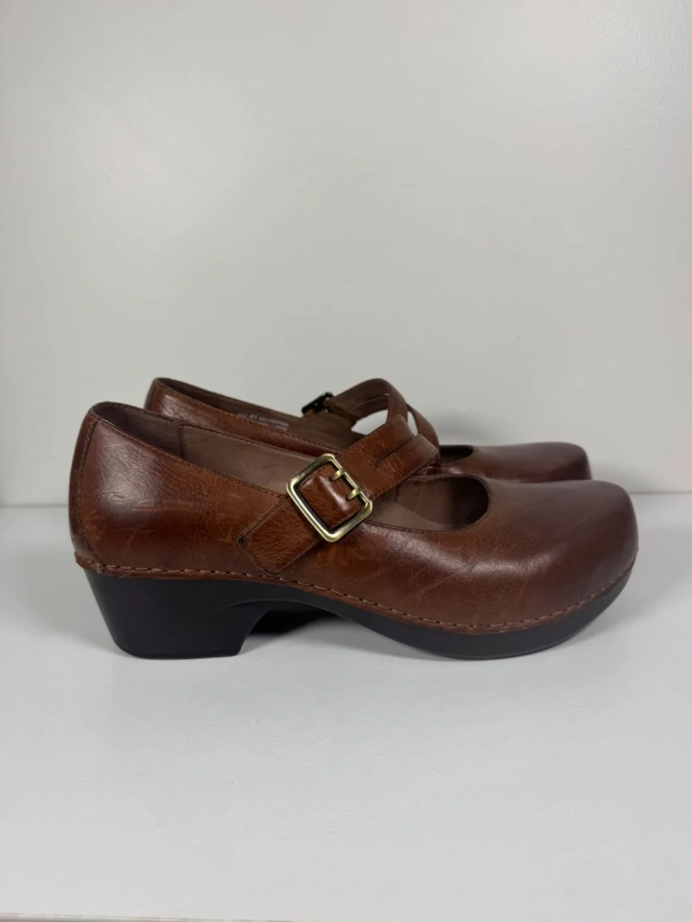 Dansko round closure light