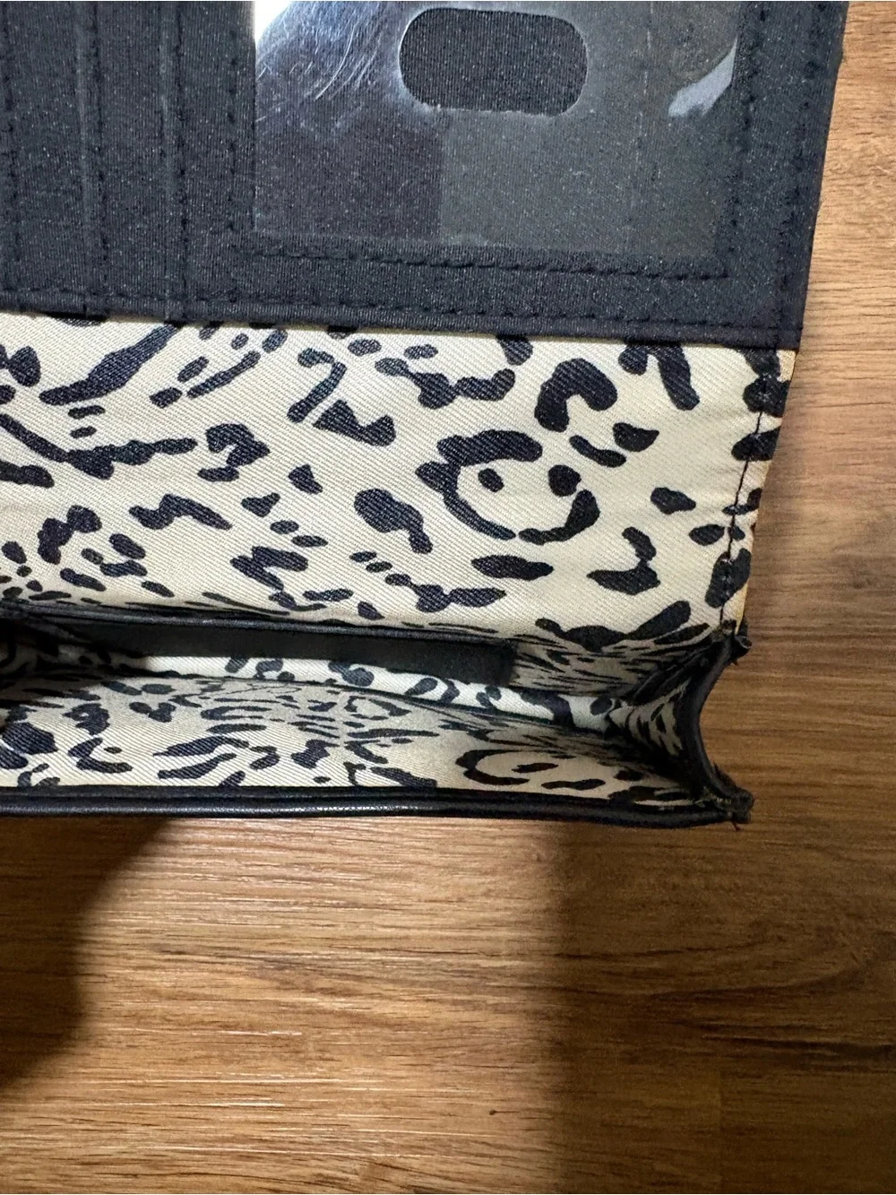 Jessica Simpson clear edge