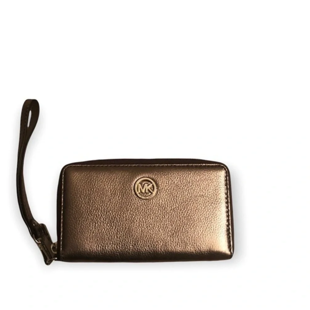 Michael kors silver metallic clutch zipper wall wristlet