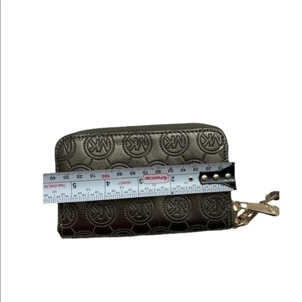 Michael Kors light wear