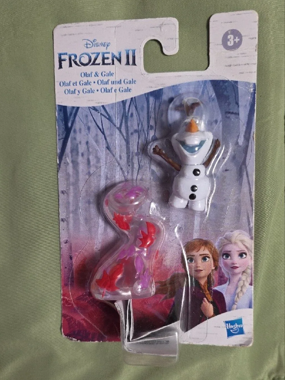 Disney includes olaf red