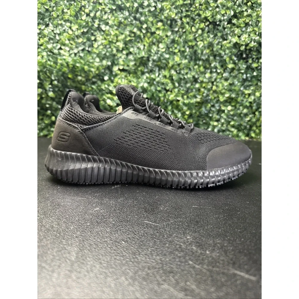 Skechers non slippery