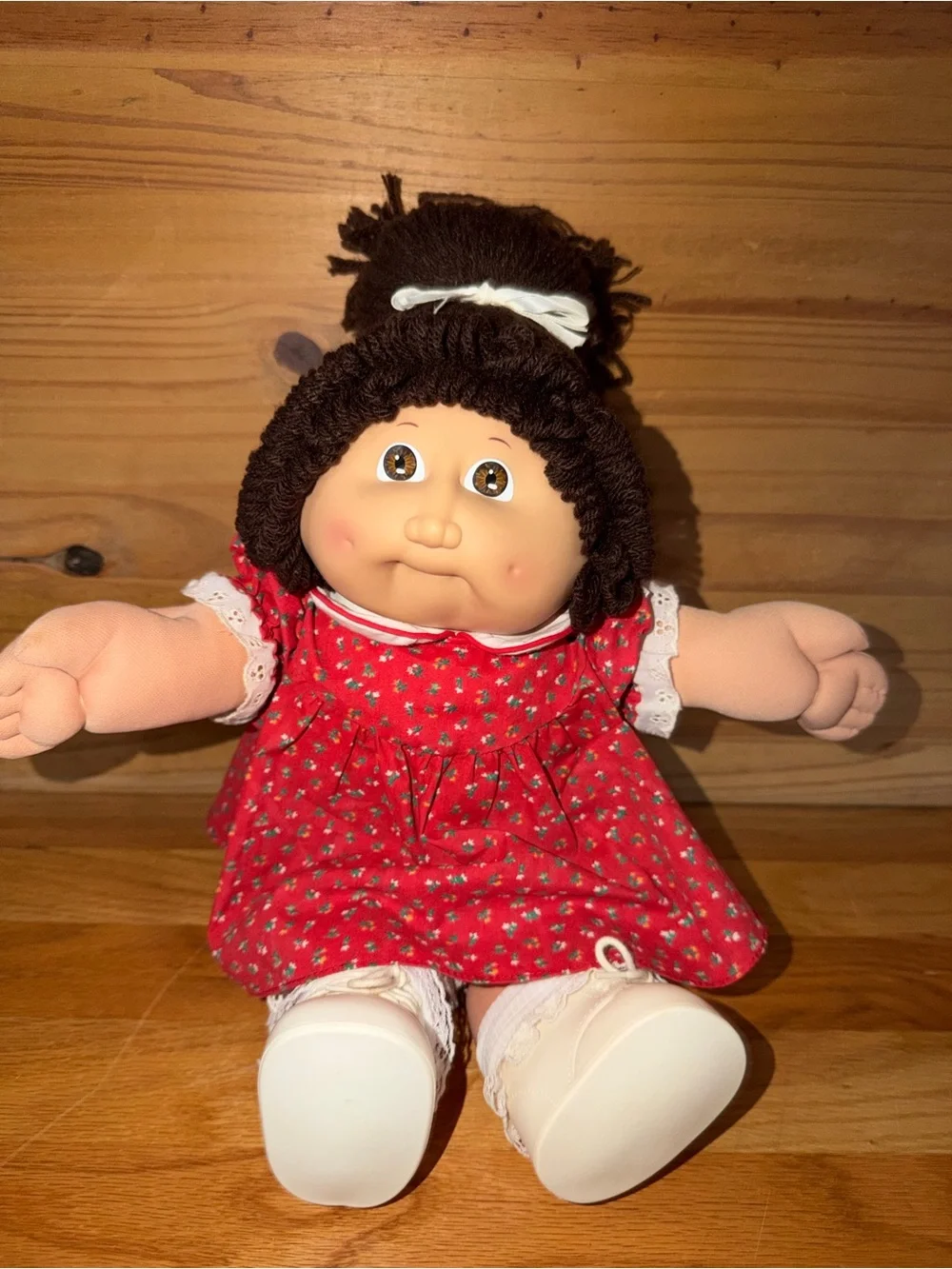 Vintage 1985 Cabbage Patch Kids Girl. Brown Hair / Brown Eyes. Great Condition
