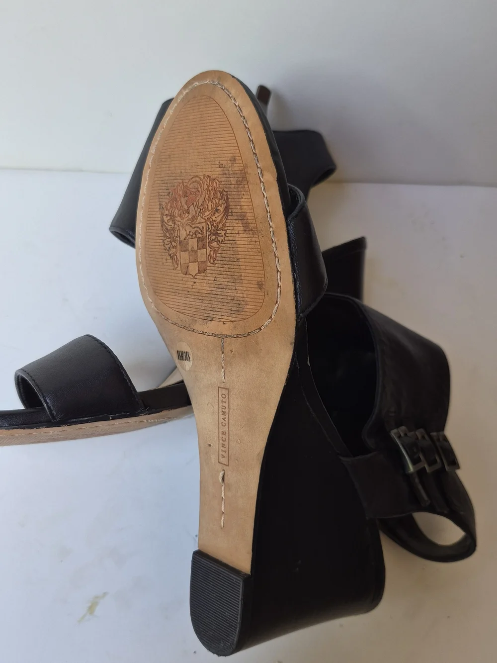 Vince Camuto chic black