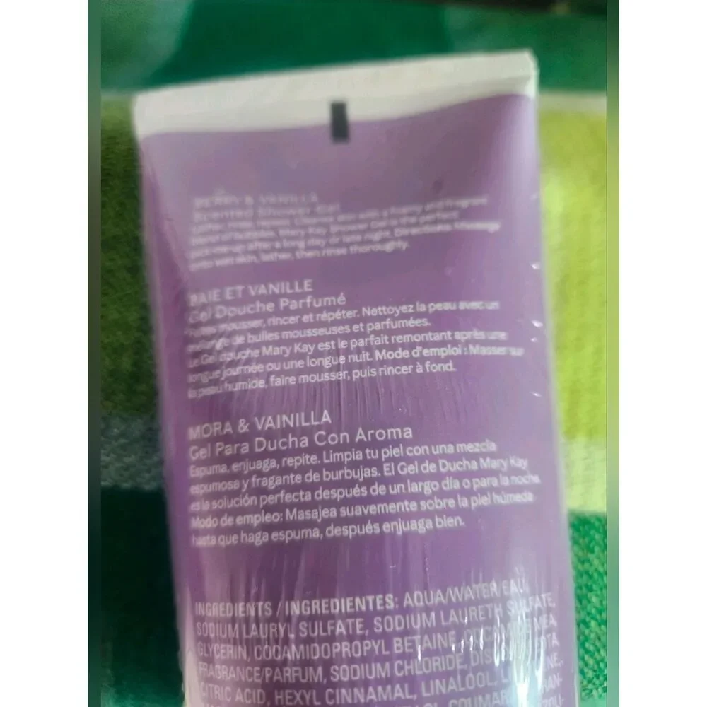 NIB Mary Kay Berry & Vanilla Scented Shower Gel - Purple 6.7 oz/200ml