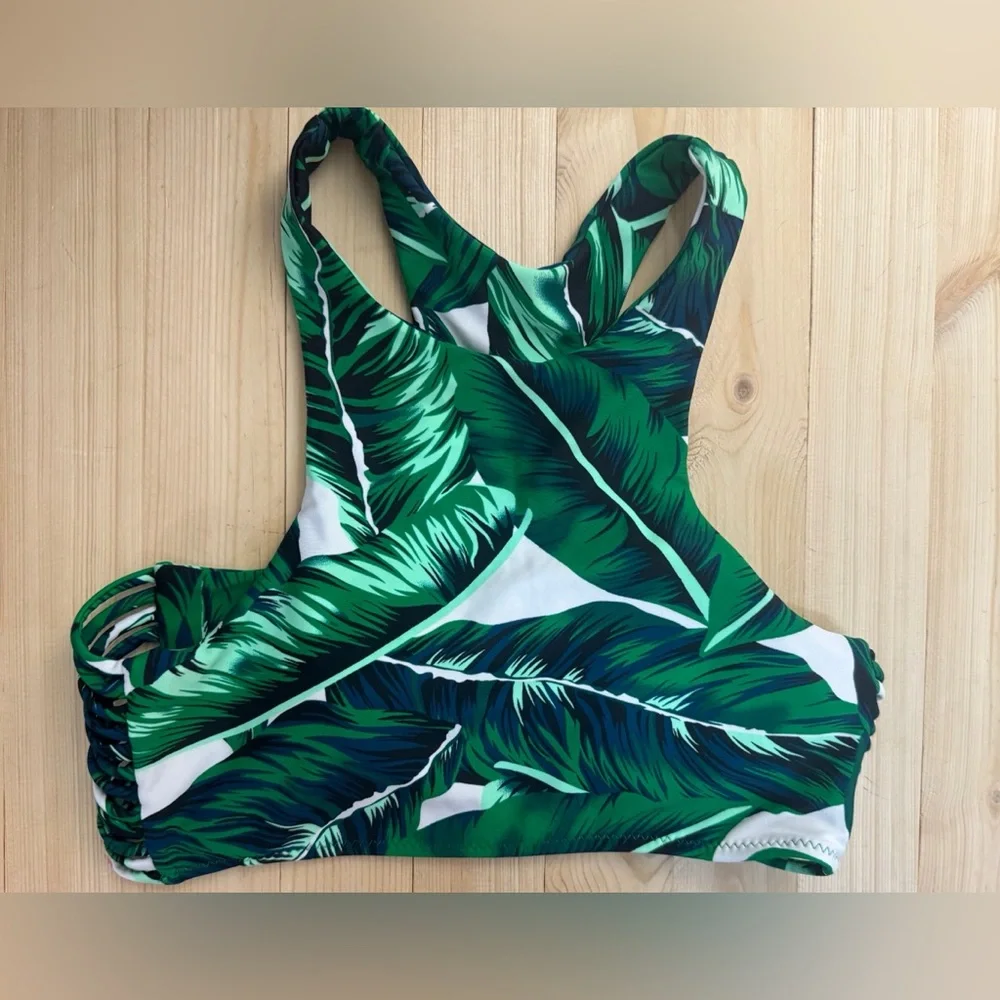 Cupshe tropical leaf