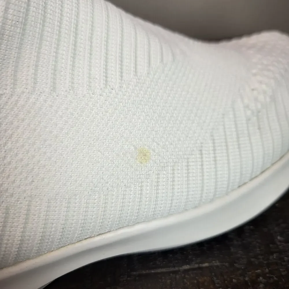 Vessi sneaker used