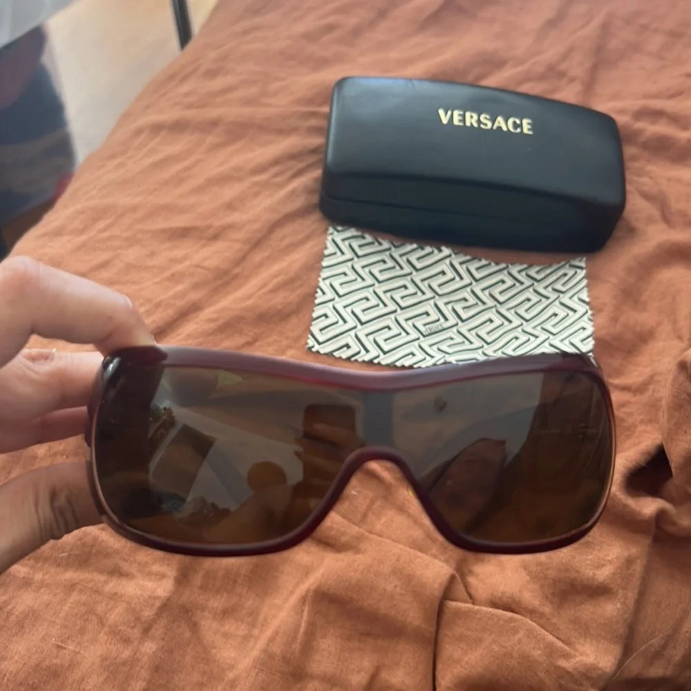 Versace bold shield