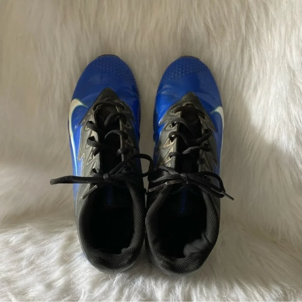 Nike cleats shoes