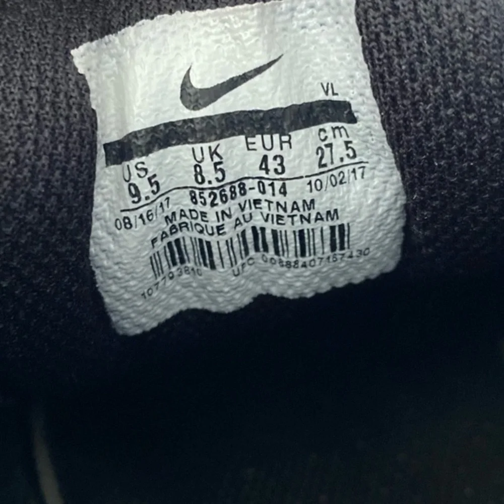 Nike cleats shoes