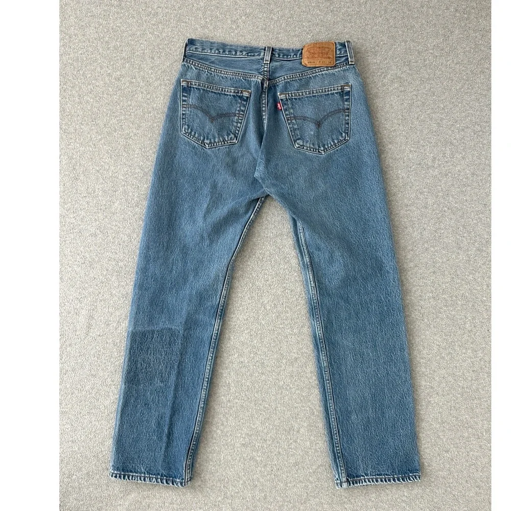 Levis measurements waist