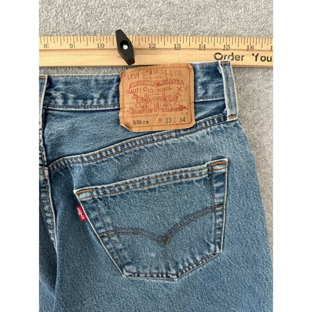 Levis measurements waist