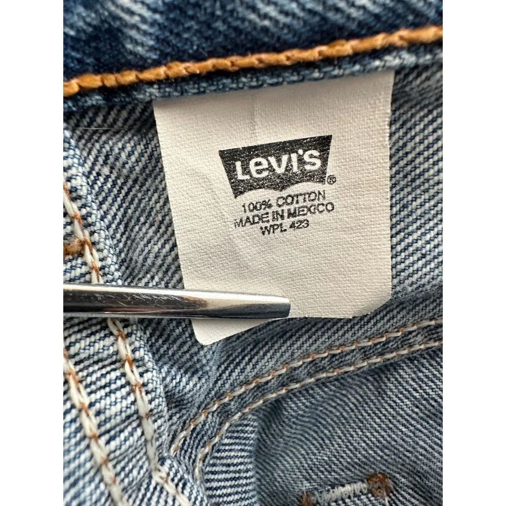 Levis measurements waist