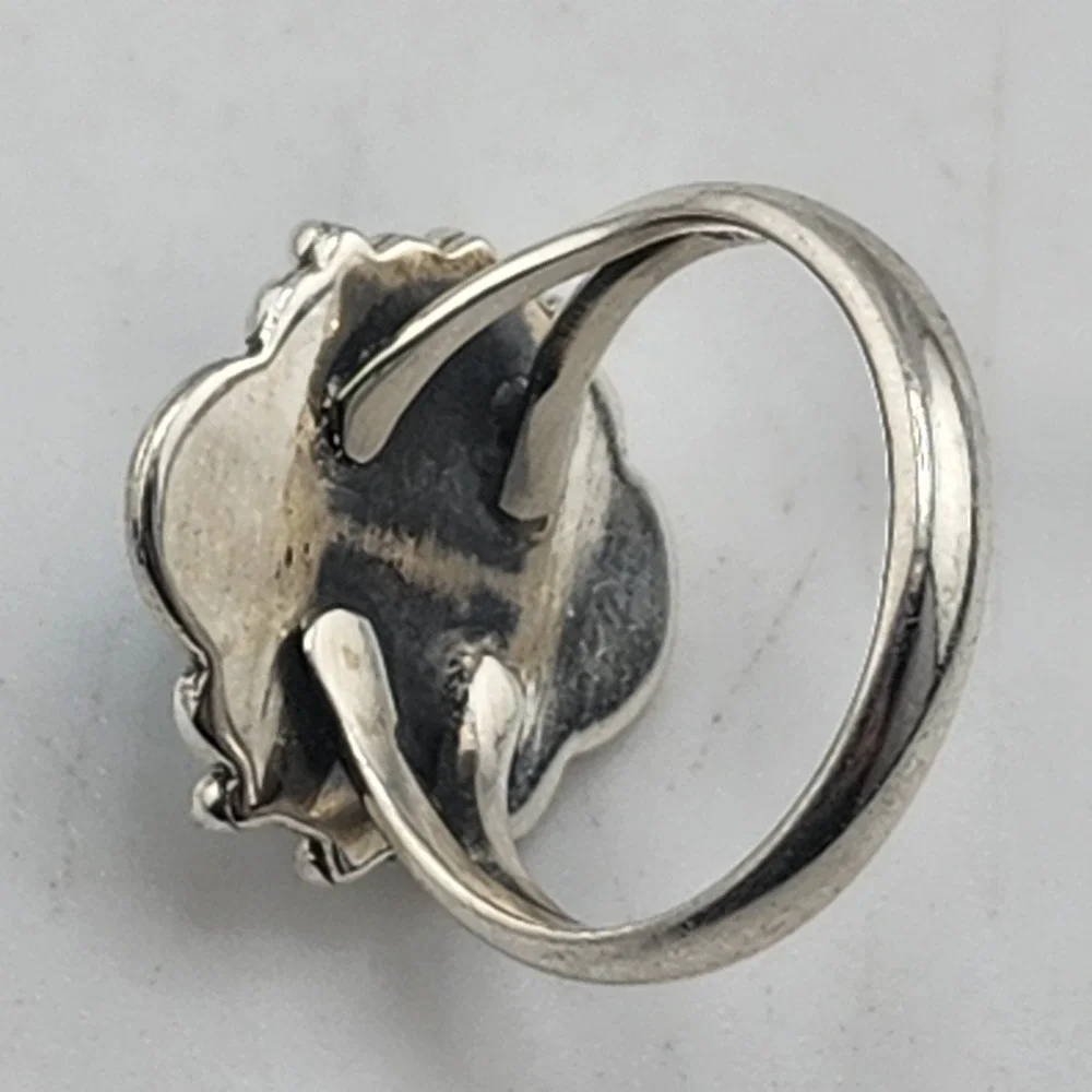 N/A beautiful ring