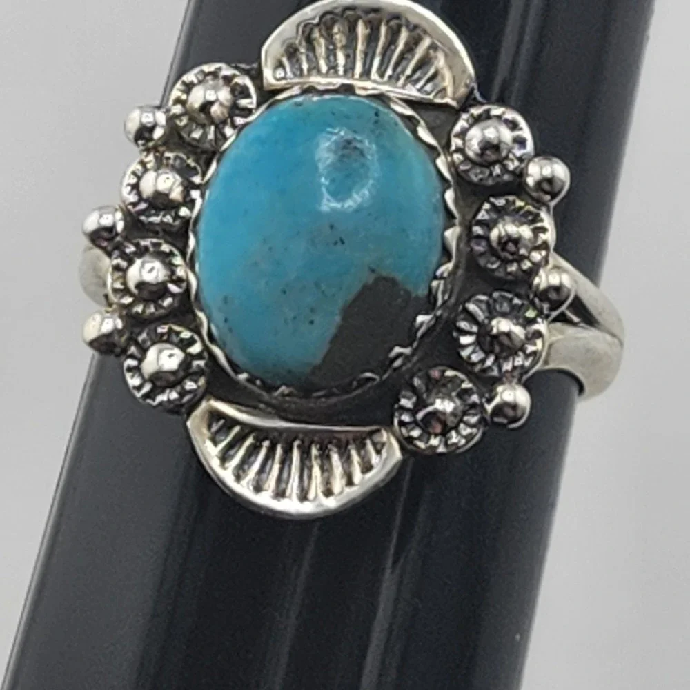 N/A beautiful ring