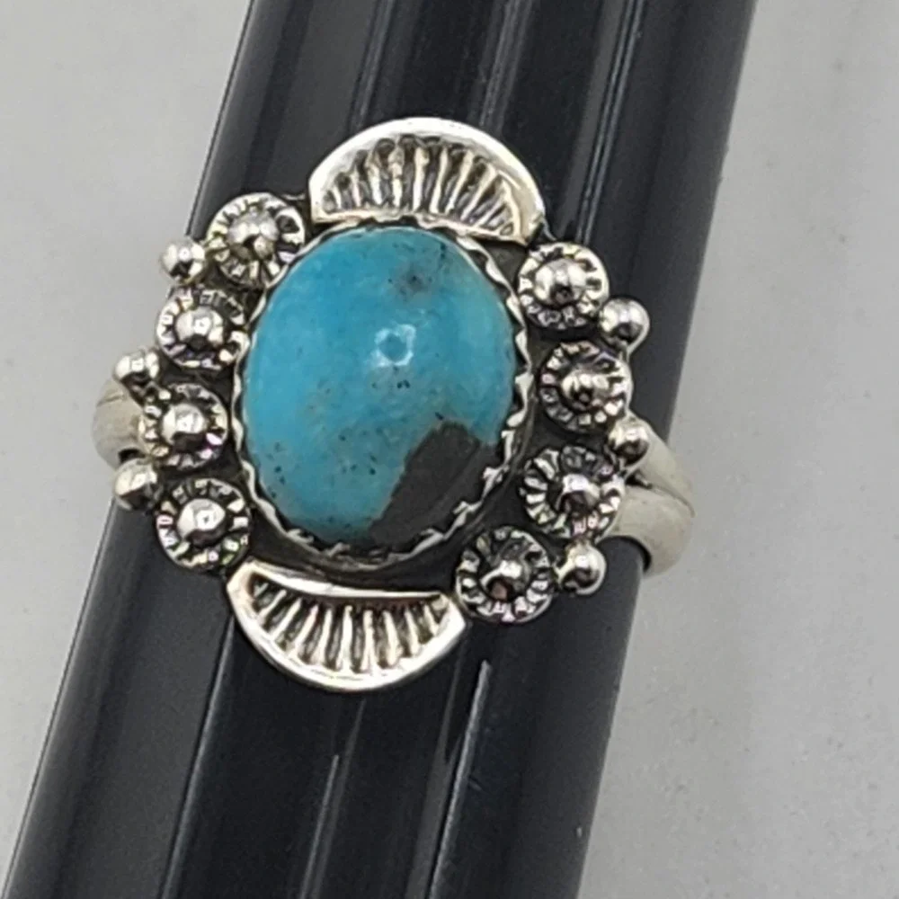 N/A beautiful ring
