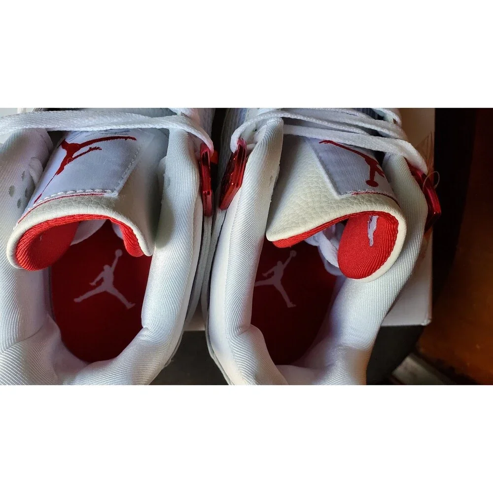Air Jordan 4 Retro Metallic Red. Size 9.5