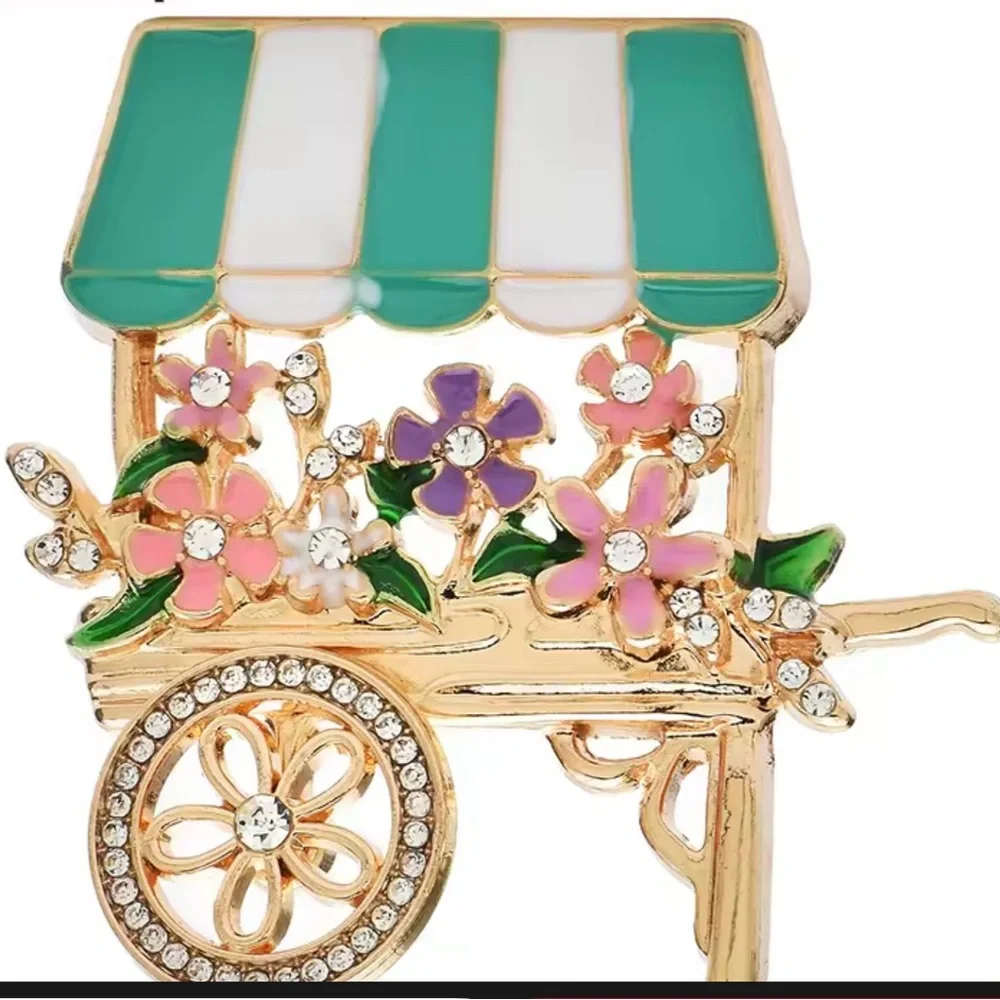 N/A elegant brooch