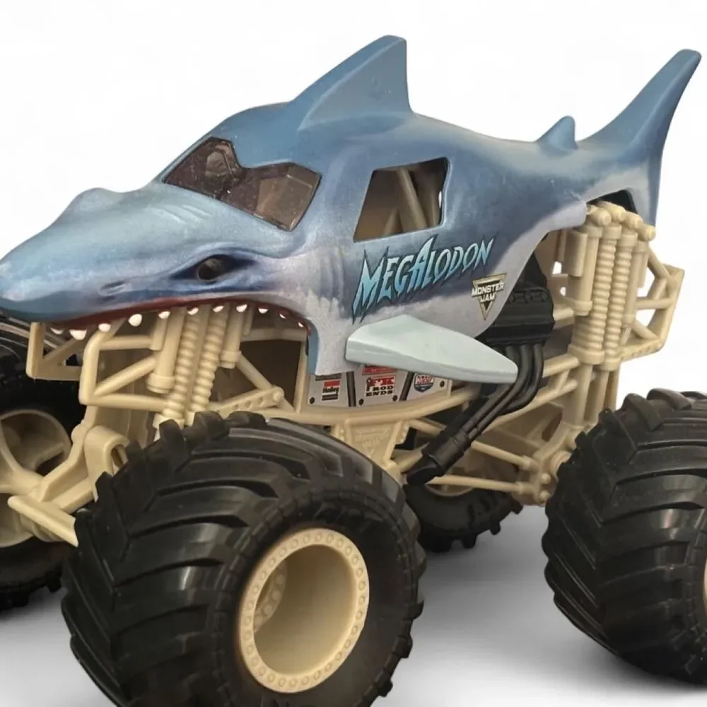 monster-jam megalodon monster