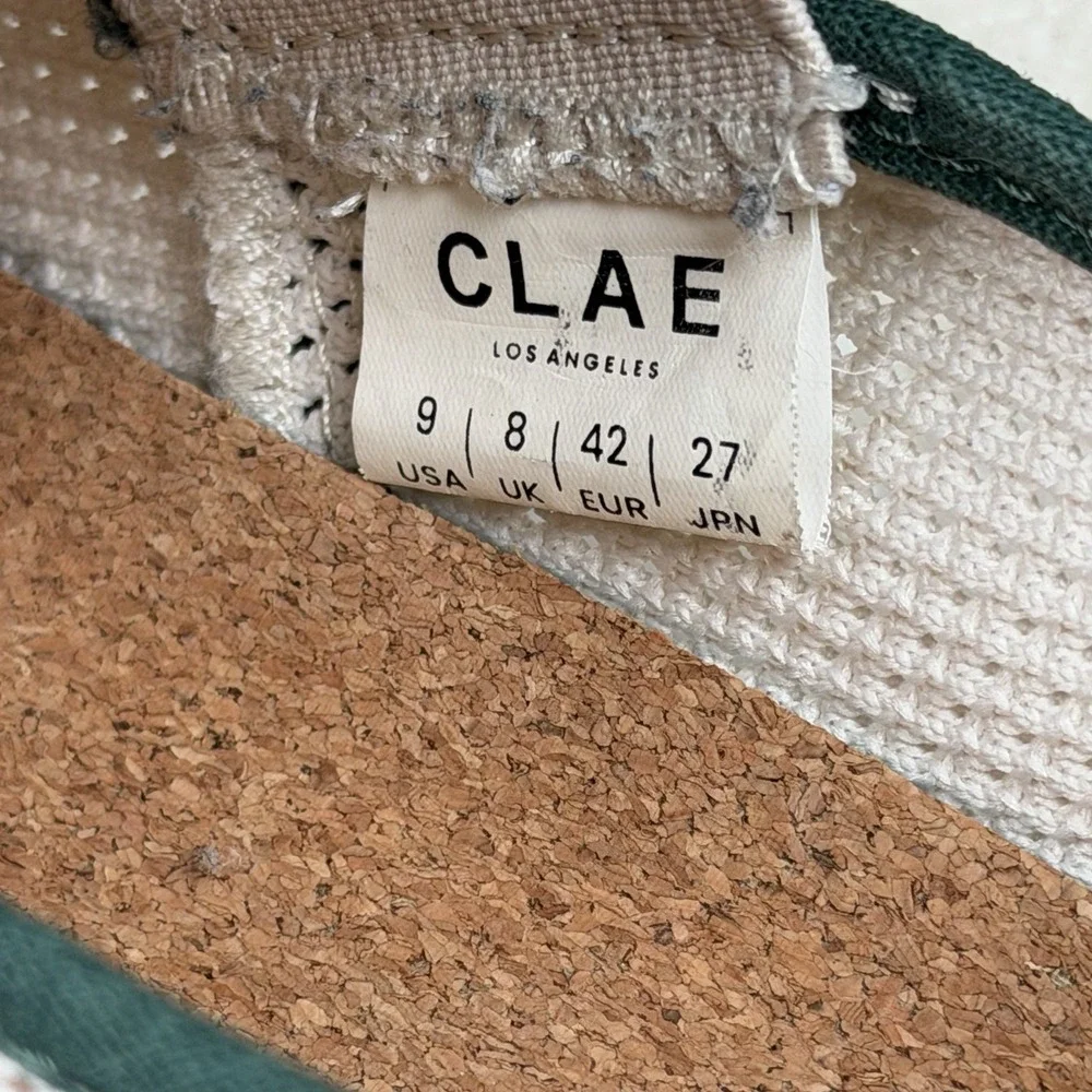 Clae there are