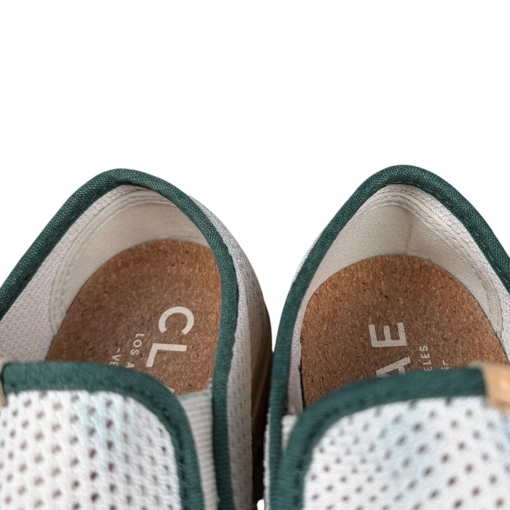 Clae there are