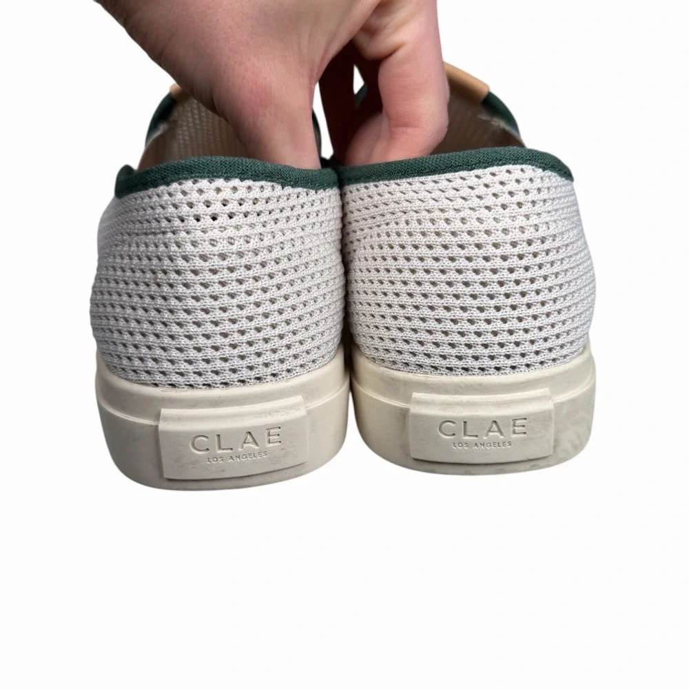 Clae there are