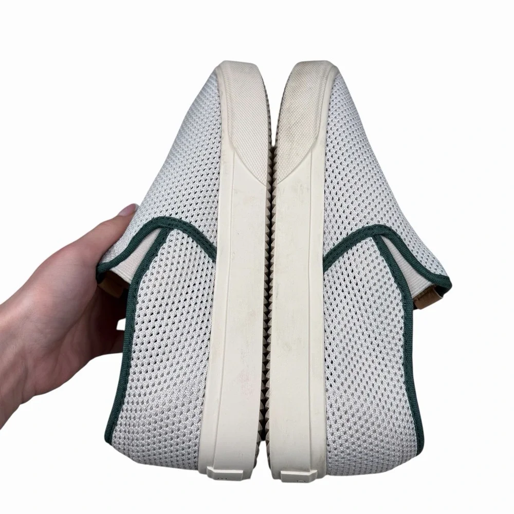 Clae there are