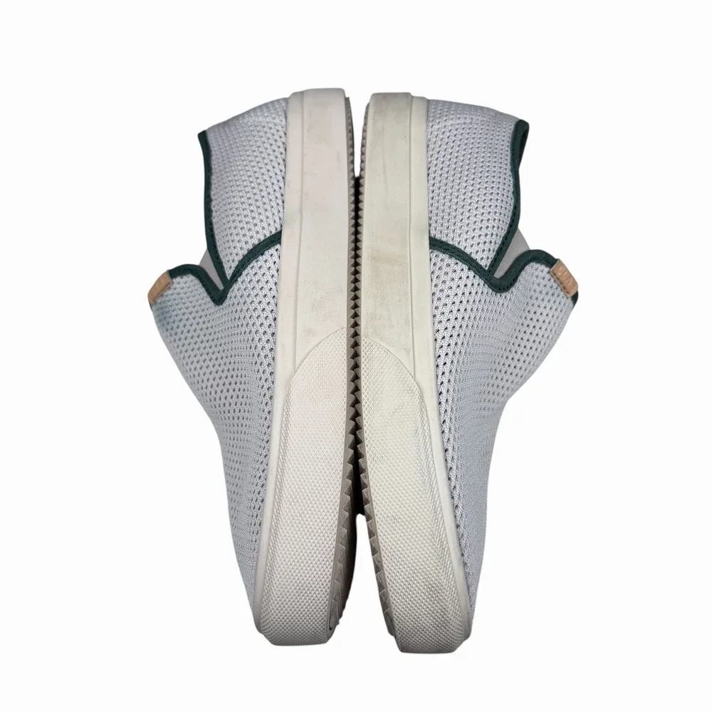 Clae there are