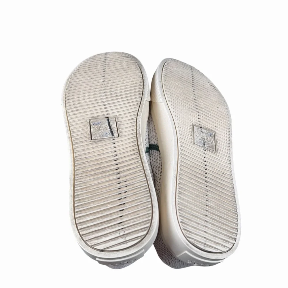 Clae there are
