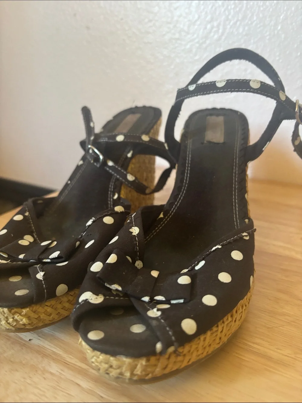 Xhilaration black sandals