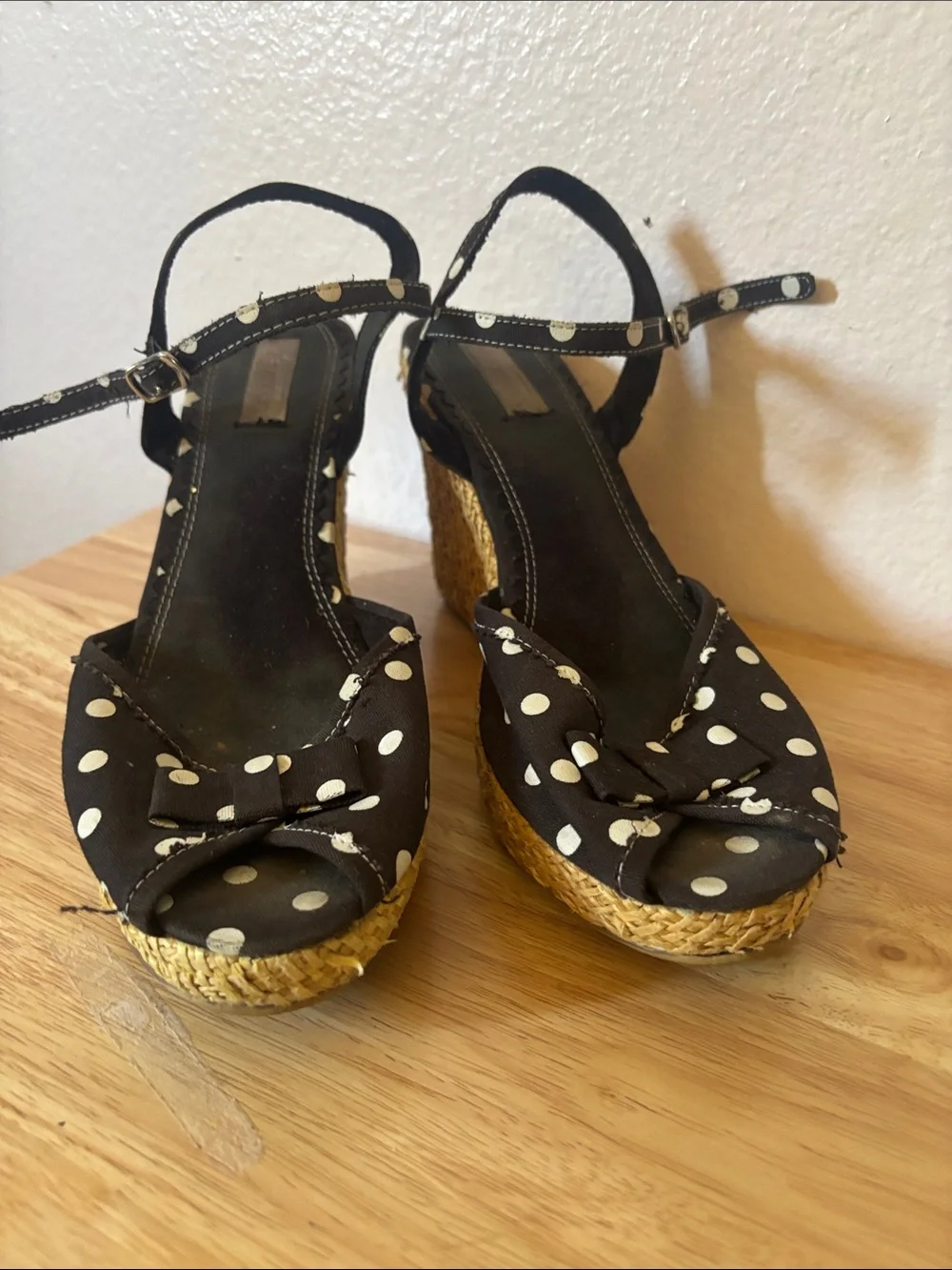 Xhilaration black sandals