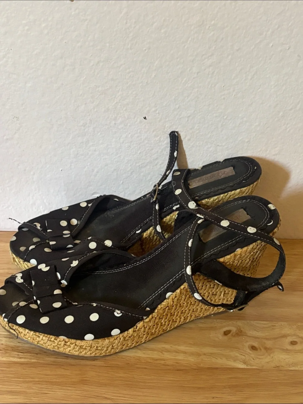 Xhilaration black sandals