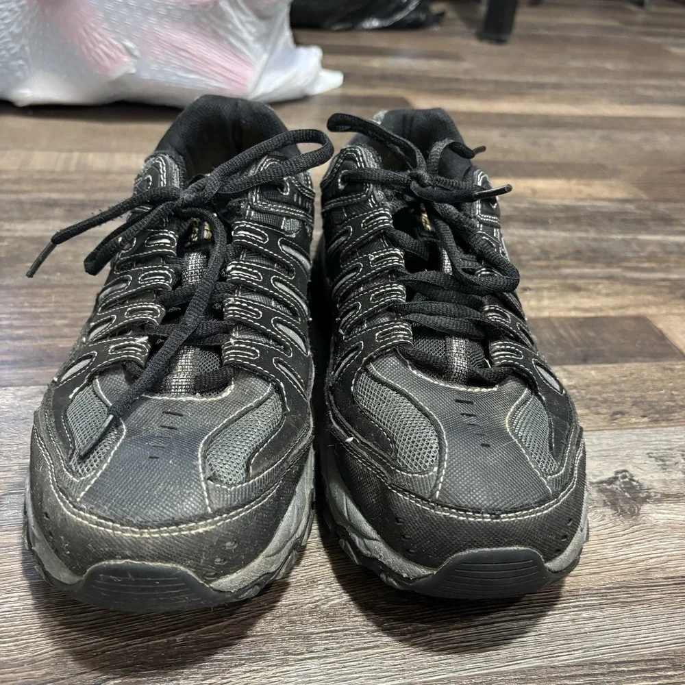 Skechers good preowned