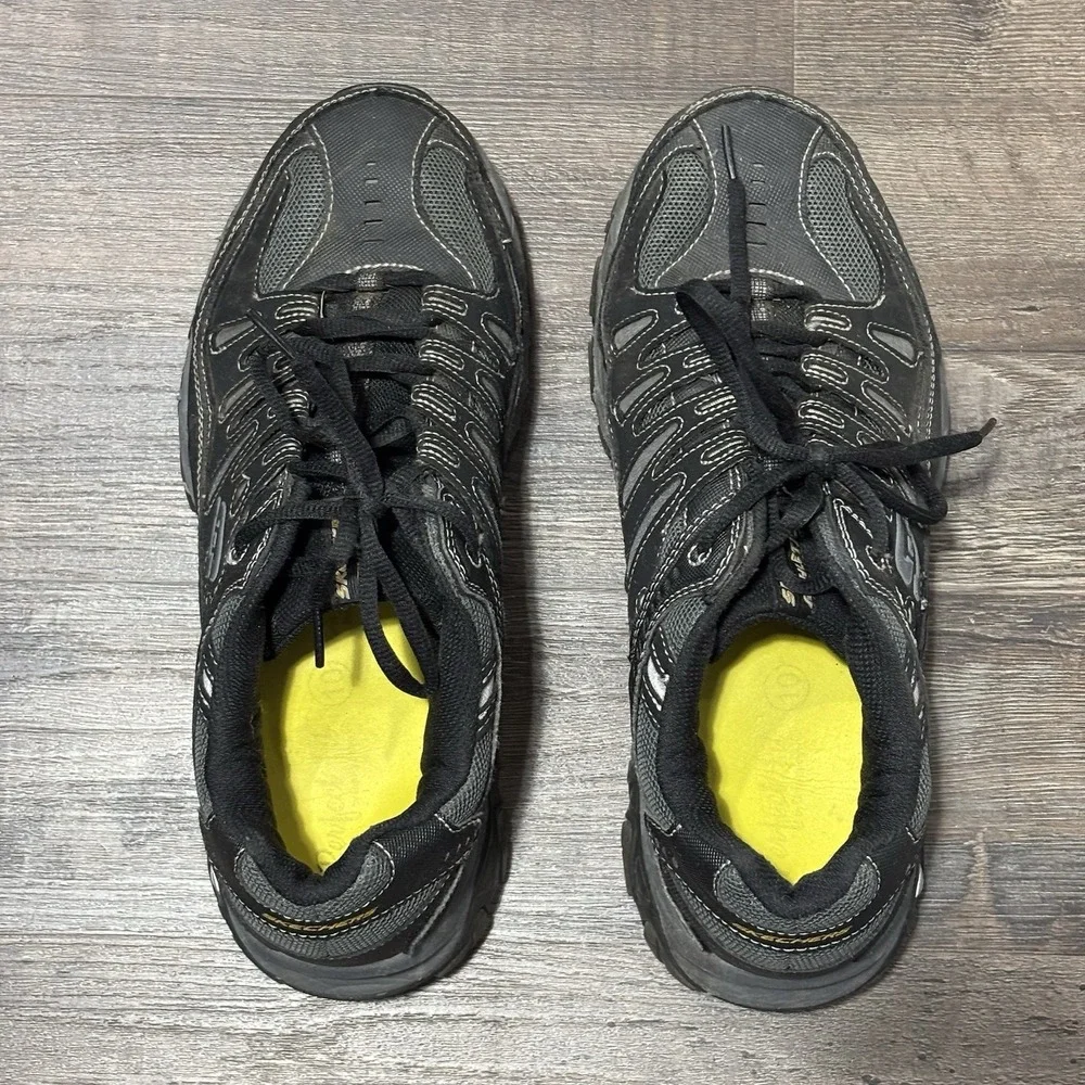 Skechers good preowned