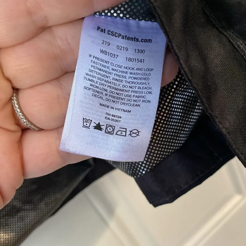 Columbia hooded pockets or