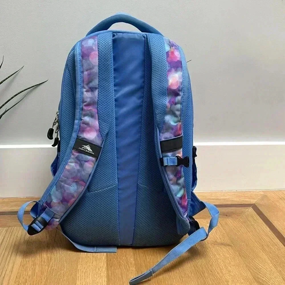 High Sierra has straps cushioned