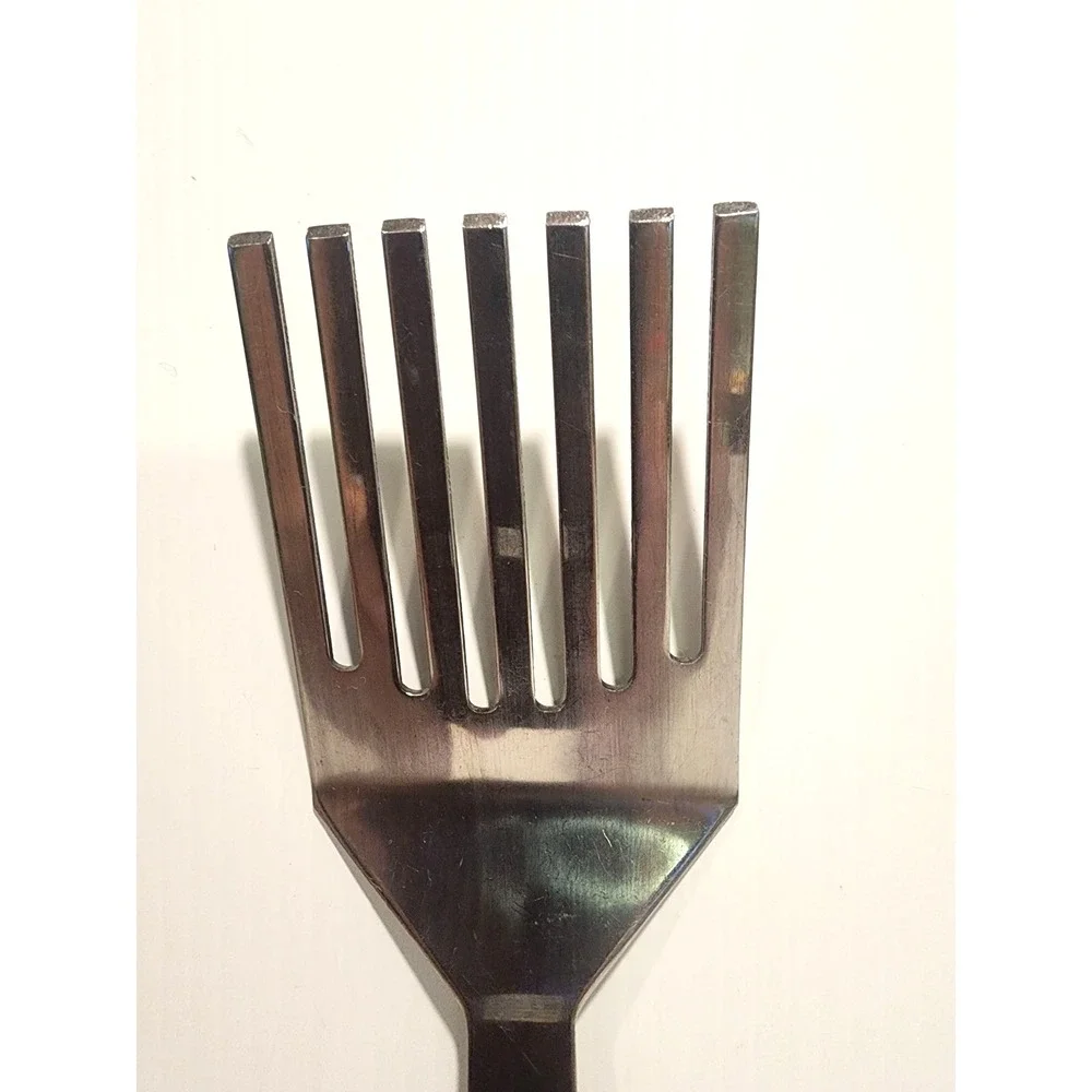 The Unbranded Brand vintage tine