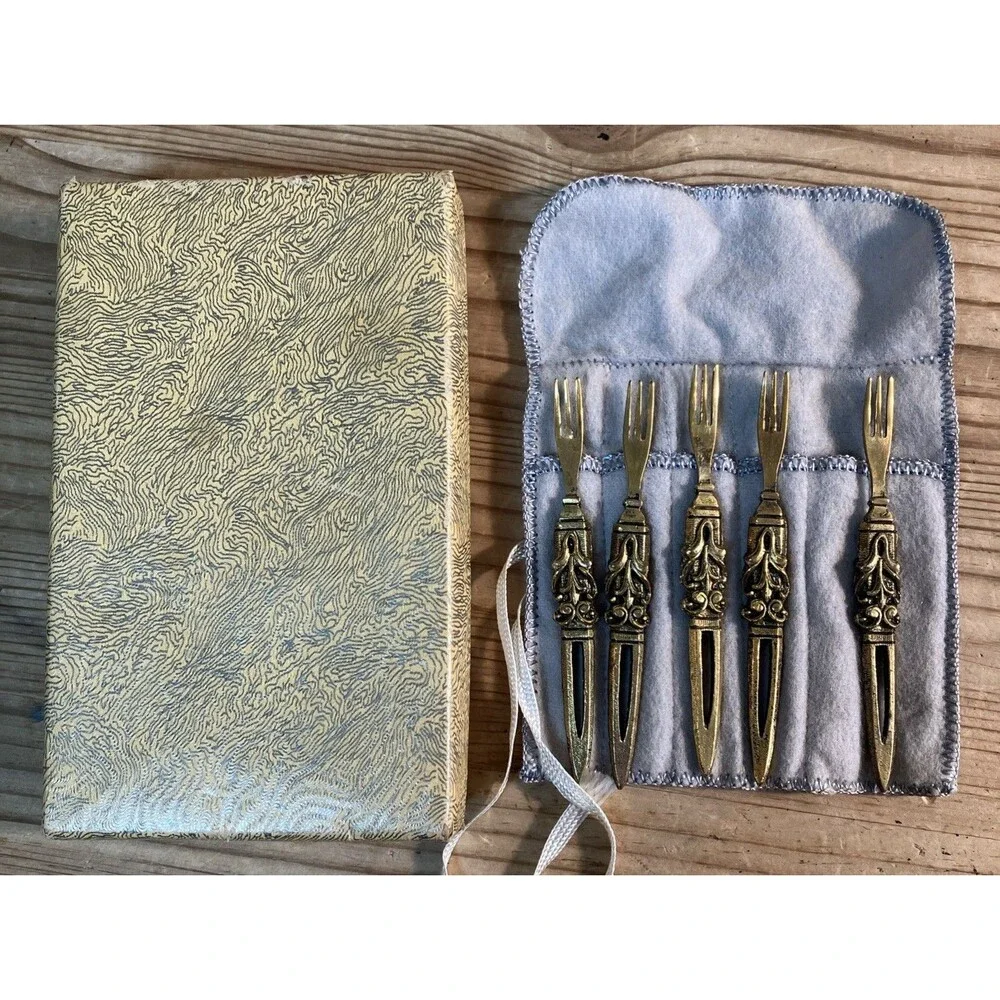 Unbranded lot 15