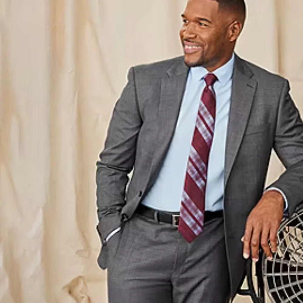 michael Strahan suit pair button