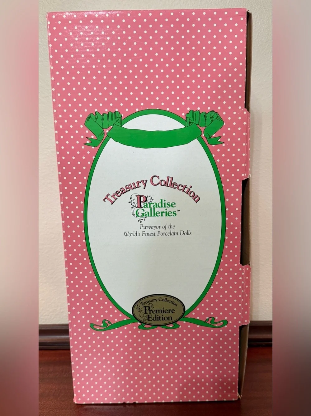 Paradise Galleries mann eyes month
