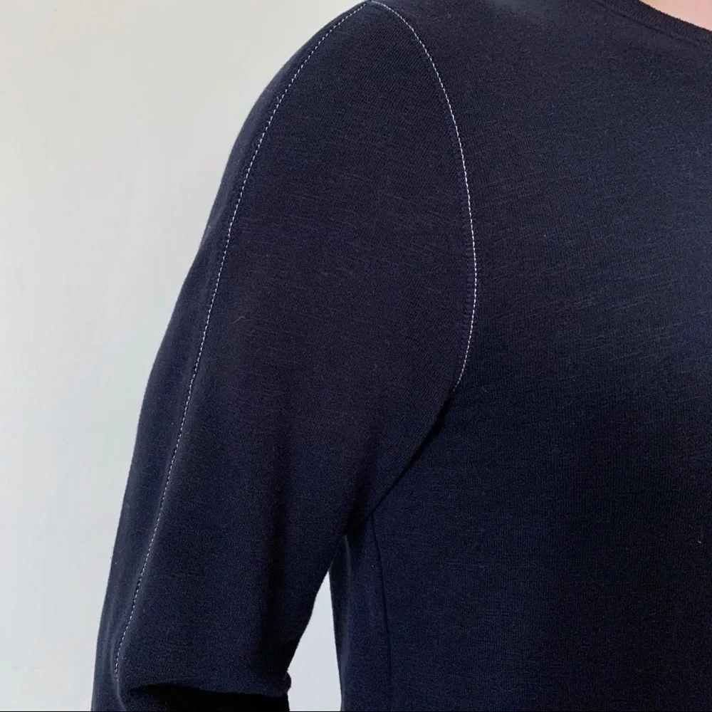Banana Republic white detail