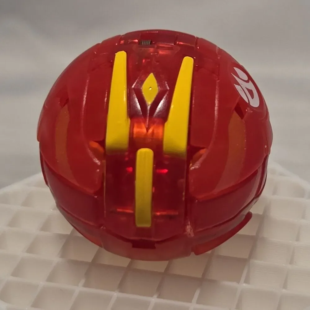 Bakugan Pyrus Translucent Cross Dragonoid 610g